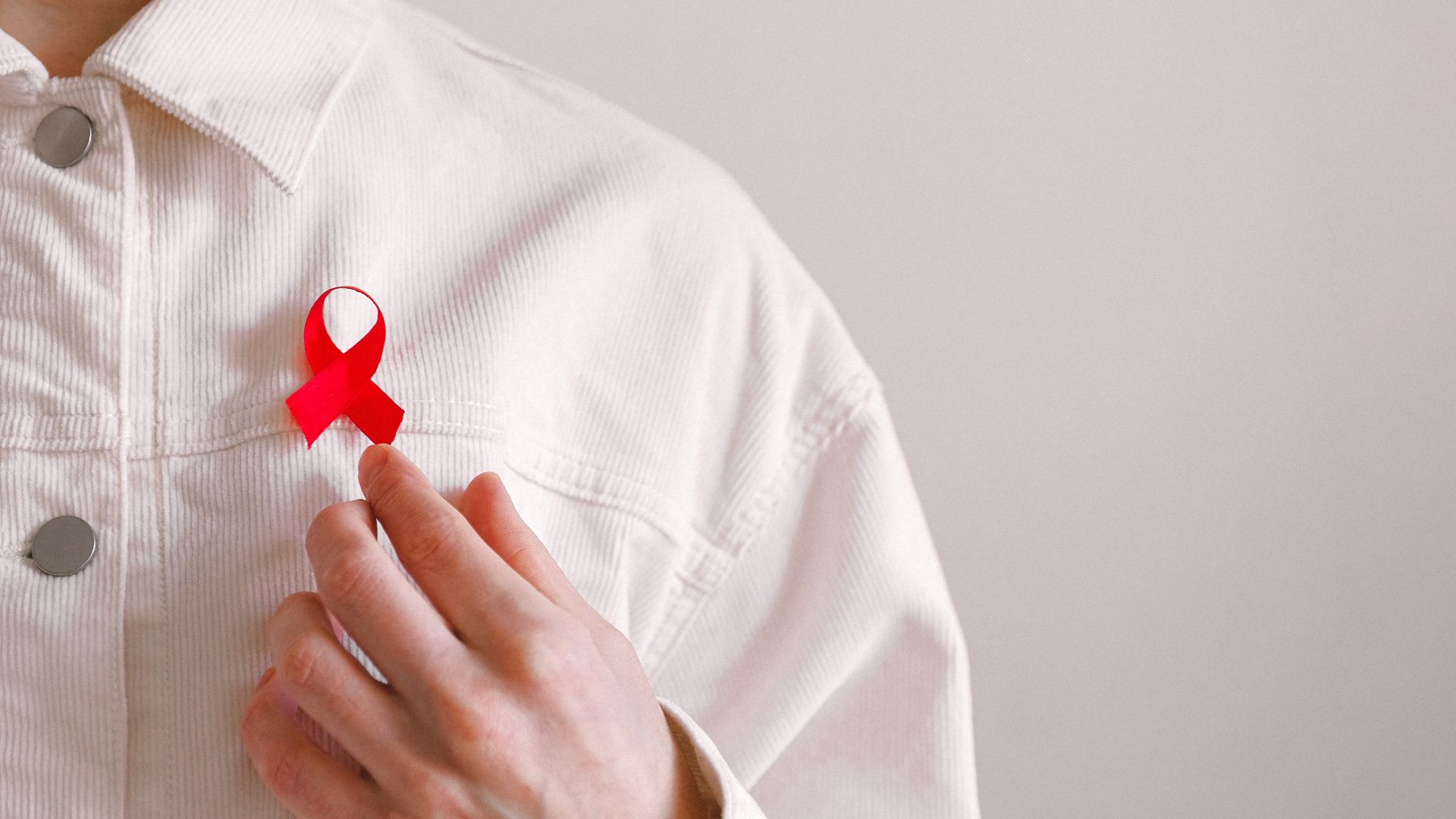 Portador de HIV demitido